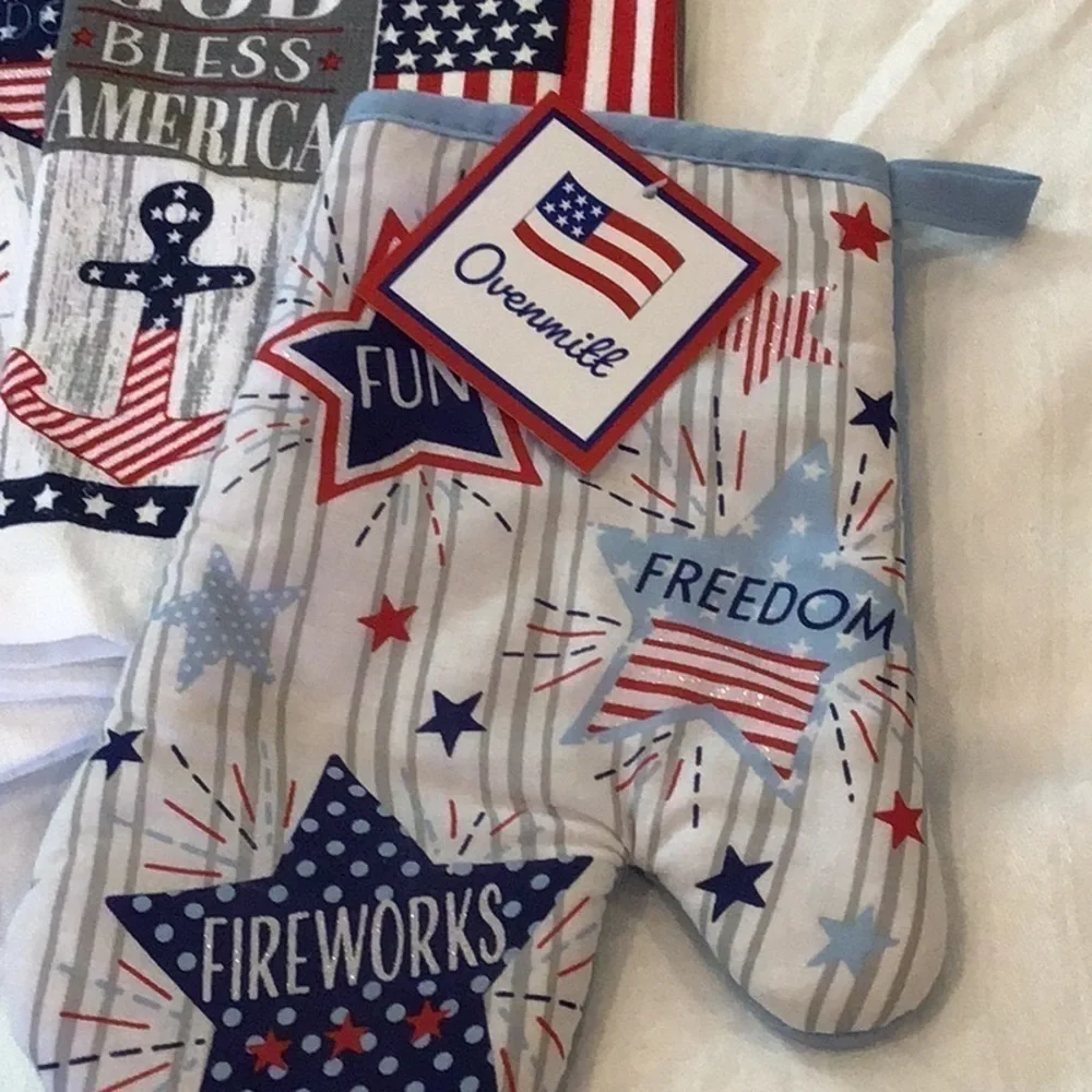 July 4th Freedom Fireworks Kitchen Towels and Oven Mitt NWT